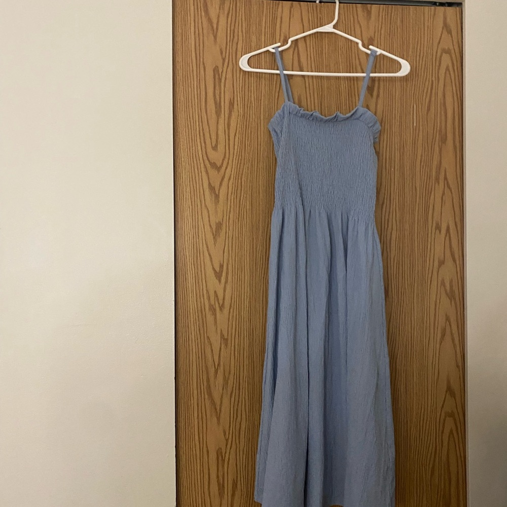 Dresses and tops - Picture 9 of 16